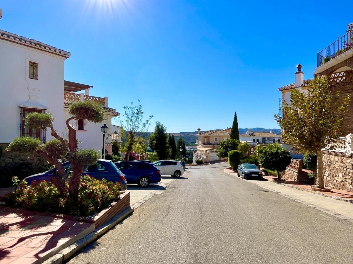 Semidetached Duplex Home At Puebla Aida, Mijas Golf With Pool, Golf And Sea Views Μάλαγα Εξωτερικό φωτογραφία